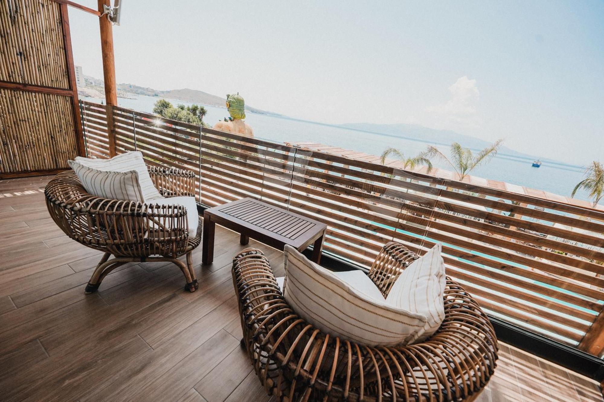 Lost Seaside Hotel ซารานเดอ ภายนอก รูปภาพ